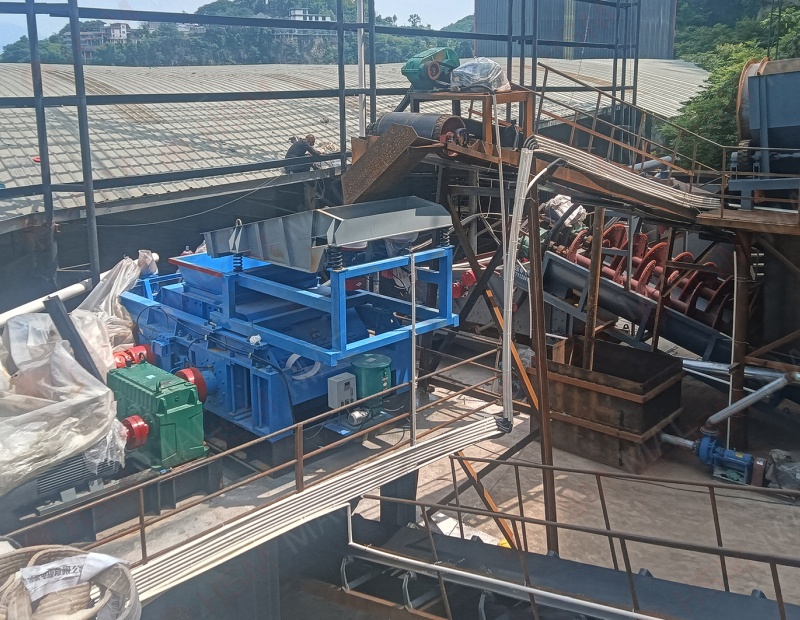 鋁廠廢電解質破碎機客戶生產現場